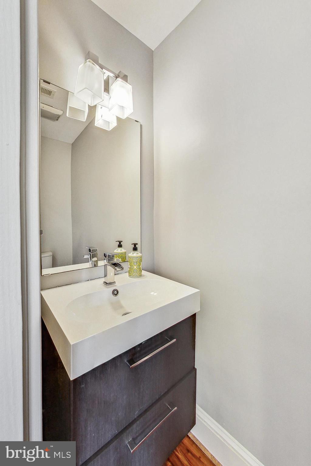 2533 11th Street Northwest Washington, DC 20001 - Photo 17 of 38