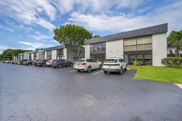 $225,000 | 15108 Ashland Drive, Unit 198, Delray Beach, FL 33484