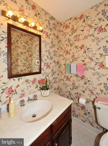 6230 Radcliff Road Alexandria, VA 22307 - Photo 18 of 29 Half Bath 1