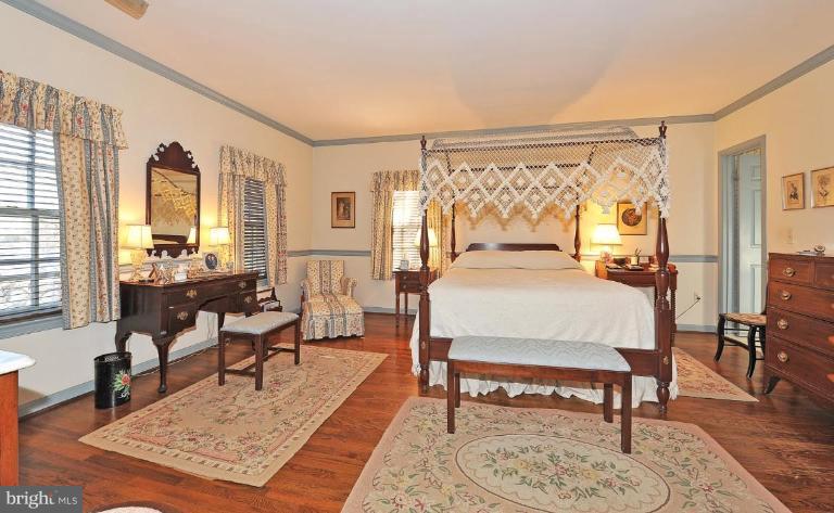 6230 Radcliff Road Alexandria, VA 22307 - Photo 22 of 29 Master Bedroom #2