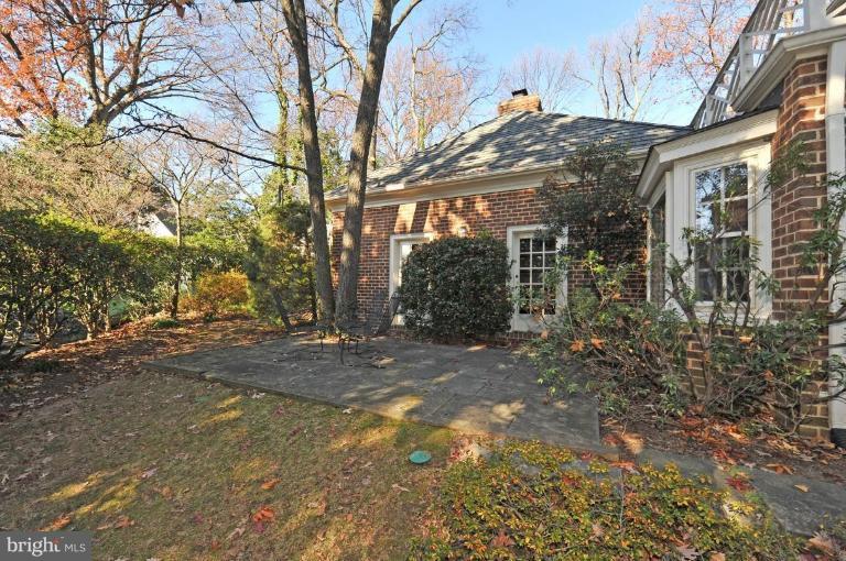 6230 Radcliff Road Alexandria, VA 22307 - Photo 23 of 29 Patio