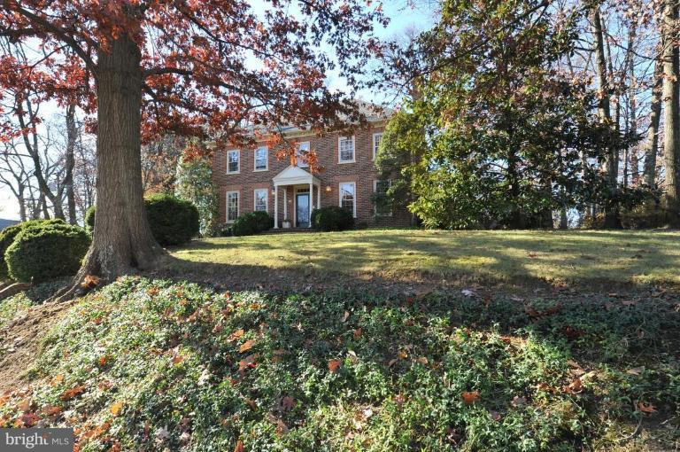 6230 Radcliff Road Alexandria, VA 22307 - Photo 28 of 29 Exterior #3