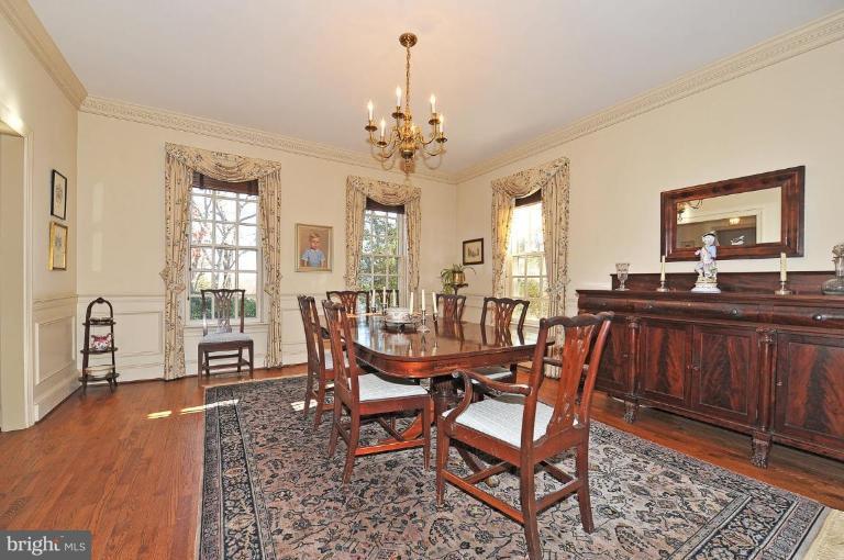 6230 Radcliff Road Alexandria, VA 22307 - Photo 4 of 29 Dining Room