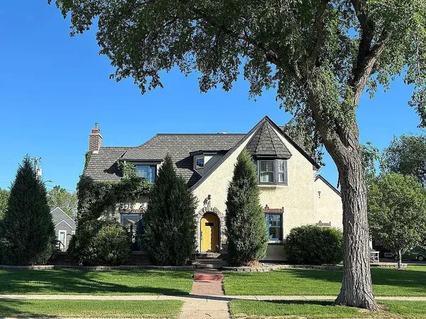 $599,900 | 616 Lincoln Avenue, Minot, ND 58703