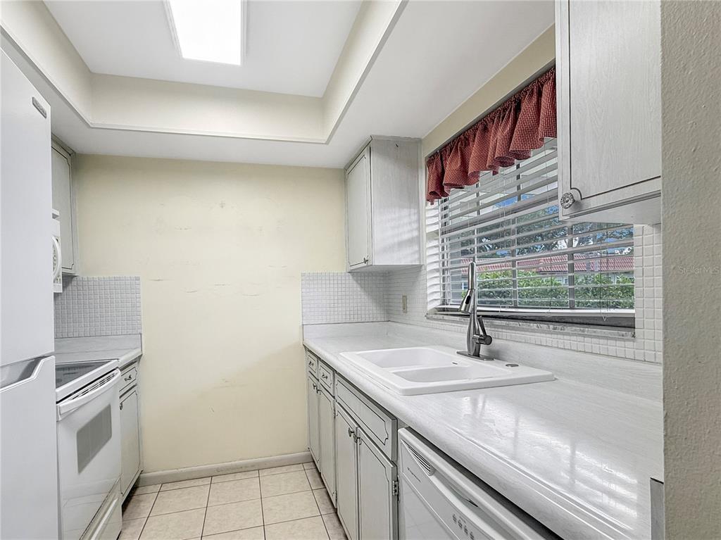 1701 Pinehurst Road, Unit 2F Dunedin, FL 34698 - Photo 7 of 29 Gallery Image 7