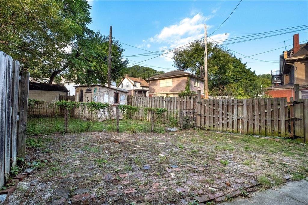 3578 Brighton Road Pittsburgh, PA 15212 - Photo 31 of 35 There is also additional grassed space if one has a pet.