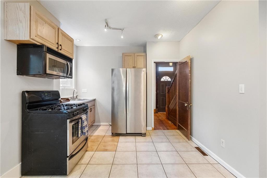 3578 Brighton Road Pittsburgh, PA 15212 - Photo 8 of 35 If one wanted to add an island that would be a great touch.
