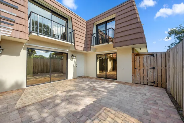 $439,000 | 1907 19th Lane, Palm Beach Gardens, FL 33418