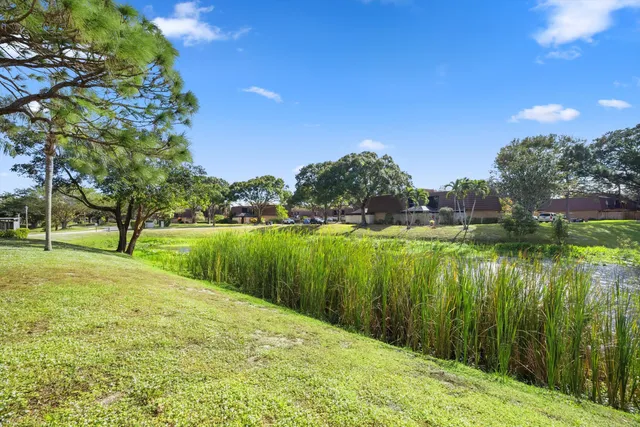 $439,000 | 1907 19th Lane, Palm Beach Gardens, FL 33418