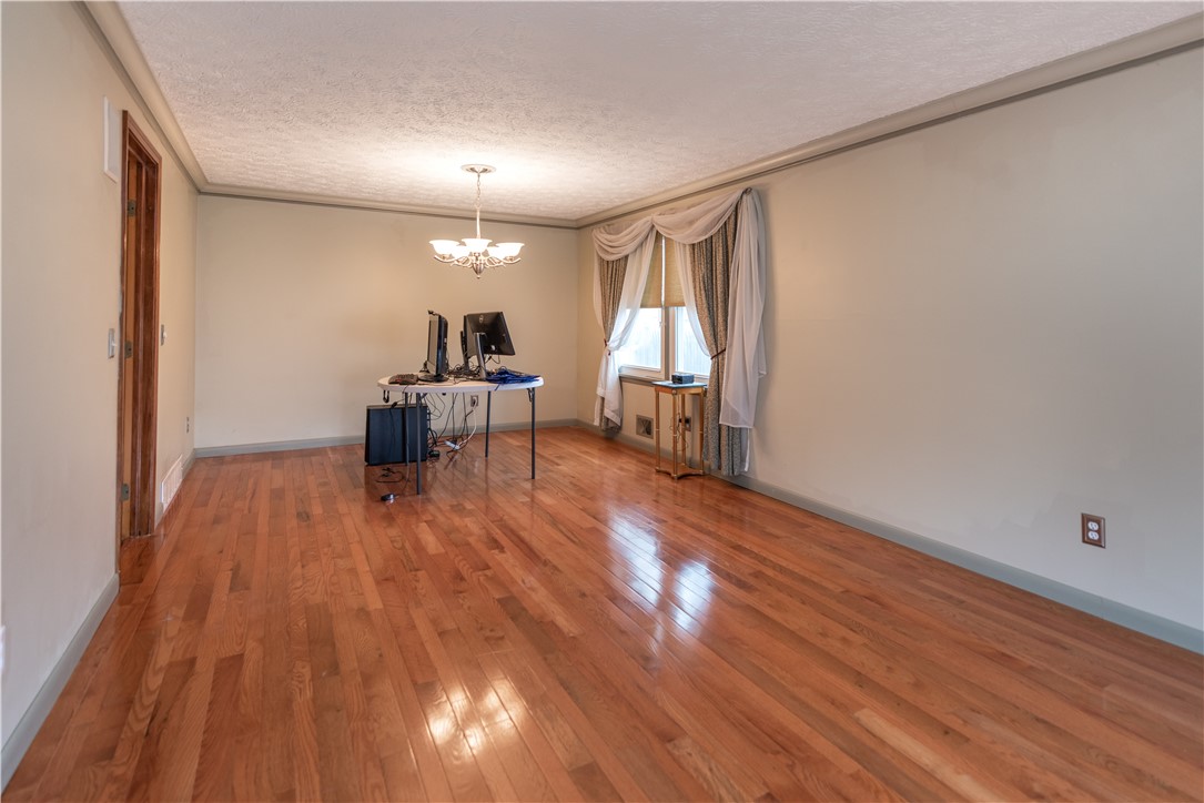 11 Fallbrook Circle Penfield, NY 14625 - Photo 16 of 49