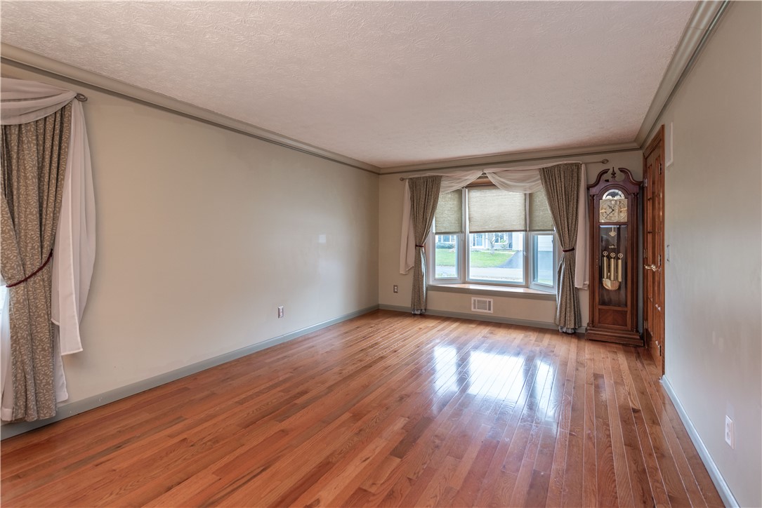 11 Fallbrook Circle Penfield, NY 14625 - Photo 17 of 49 LARGE FRONT WINDOW SEAT~ CROWN MOLDINGS ~GORGEOUS