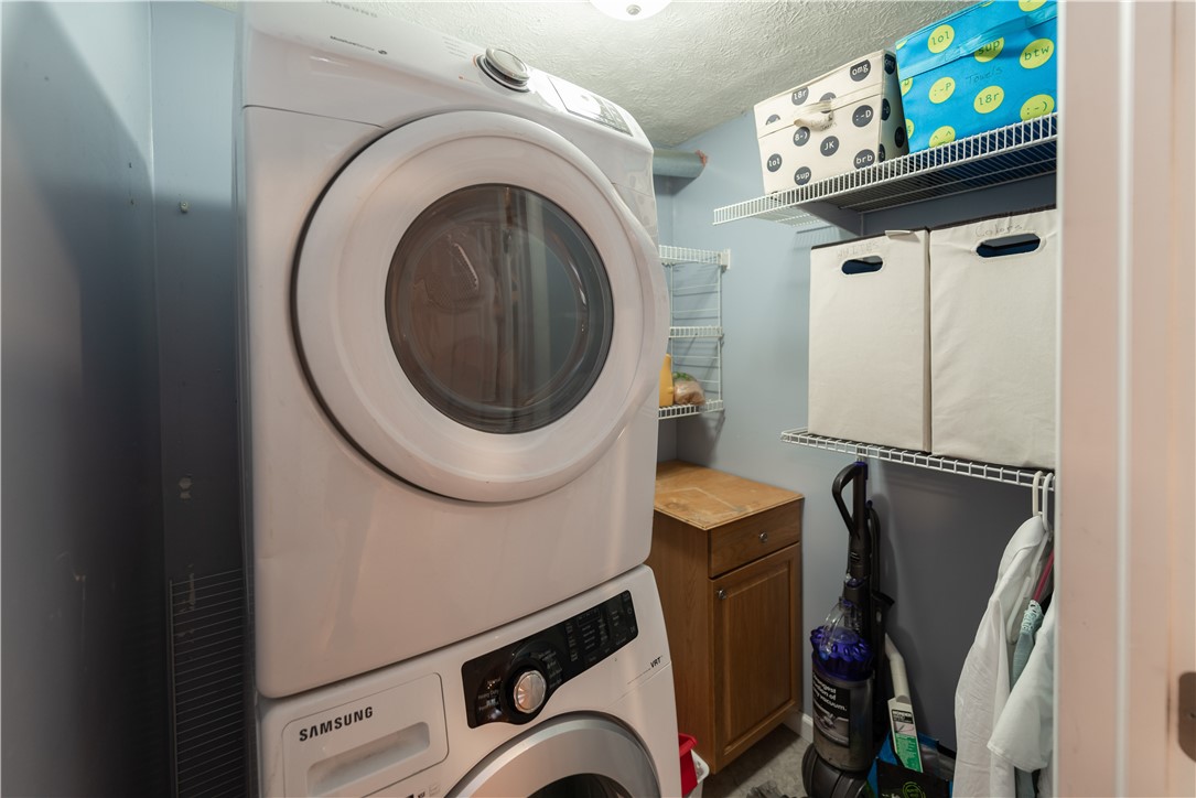 11 Fallbrook Circle Penfield, NY 14625 - Photo 21 of 49