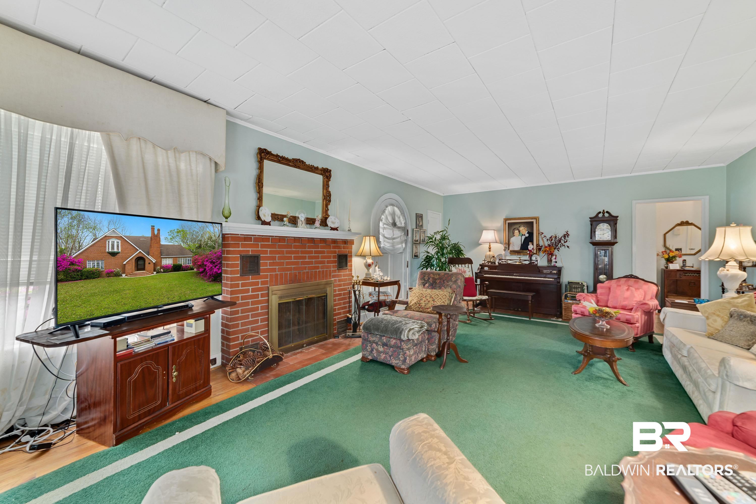 516 West Laurel Avenue Foley, AL 36535 - Photo 17 of 44 Living Room