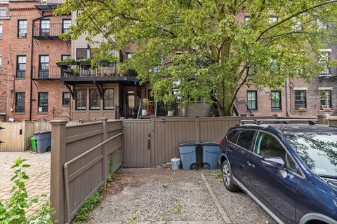 $2,130,000 | 135 West Concord Street, Unit 1, Boston, MA 02118