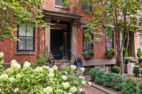 $2,130,000 | 135 West Concord Street, Unit 1, Boston, MA 02118