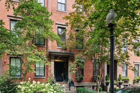 $2,130,000 | 135 West Concord Street, Unit 1, Boston, MA 02118