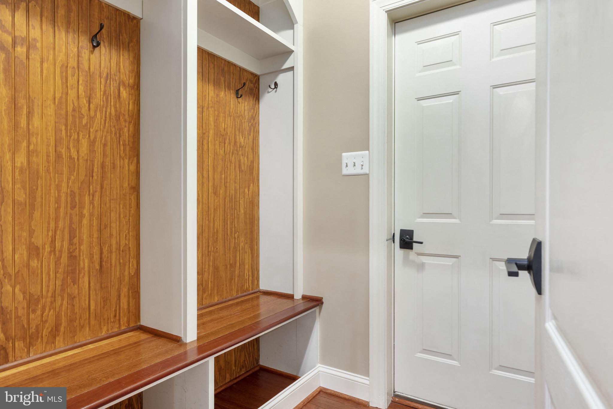 122 Holiday Road Cross Junction, VA 22625 - Photo 29 of 62 Coat room leading into garage