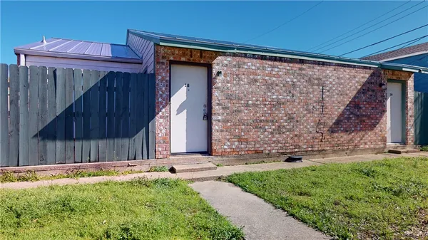 $650 | 725 Peppertree Drive, Unit 31, Bryan, TX 77801