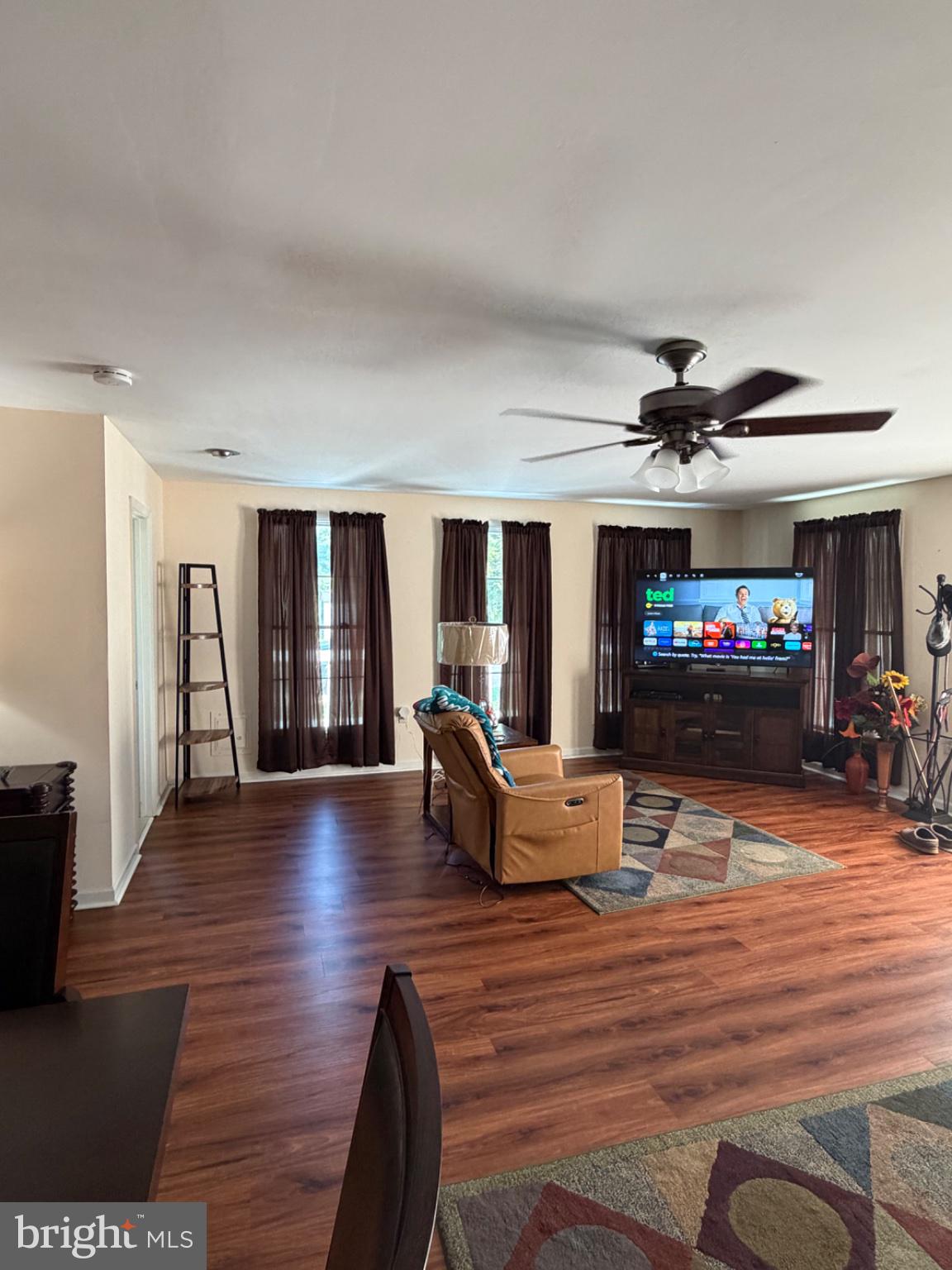 24357 Longview Road Chaptico, MD 20621 - Photo 9 of 22 Spacious living area with natural light.