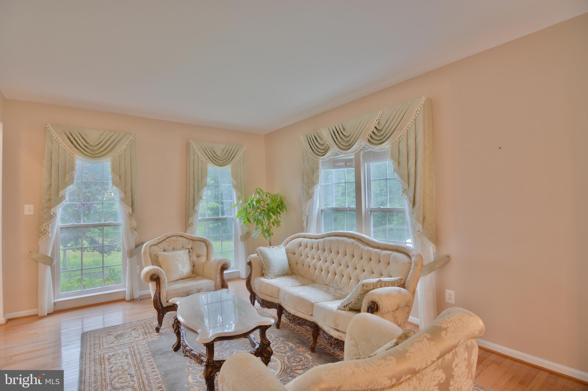 8412 Roberts Road Ellicott City, MD 21043 - Photo 4 of 52 Gallery Image 4