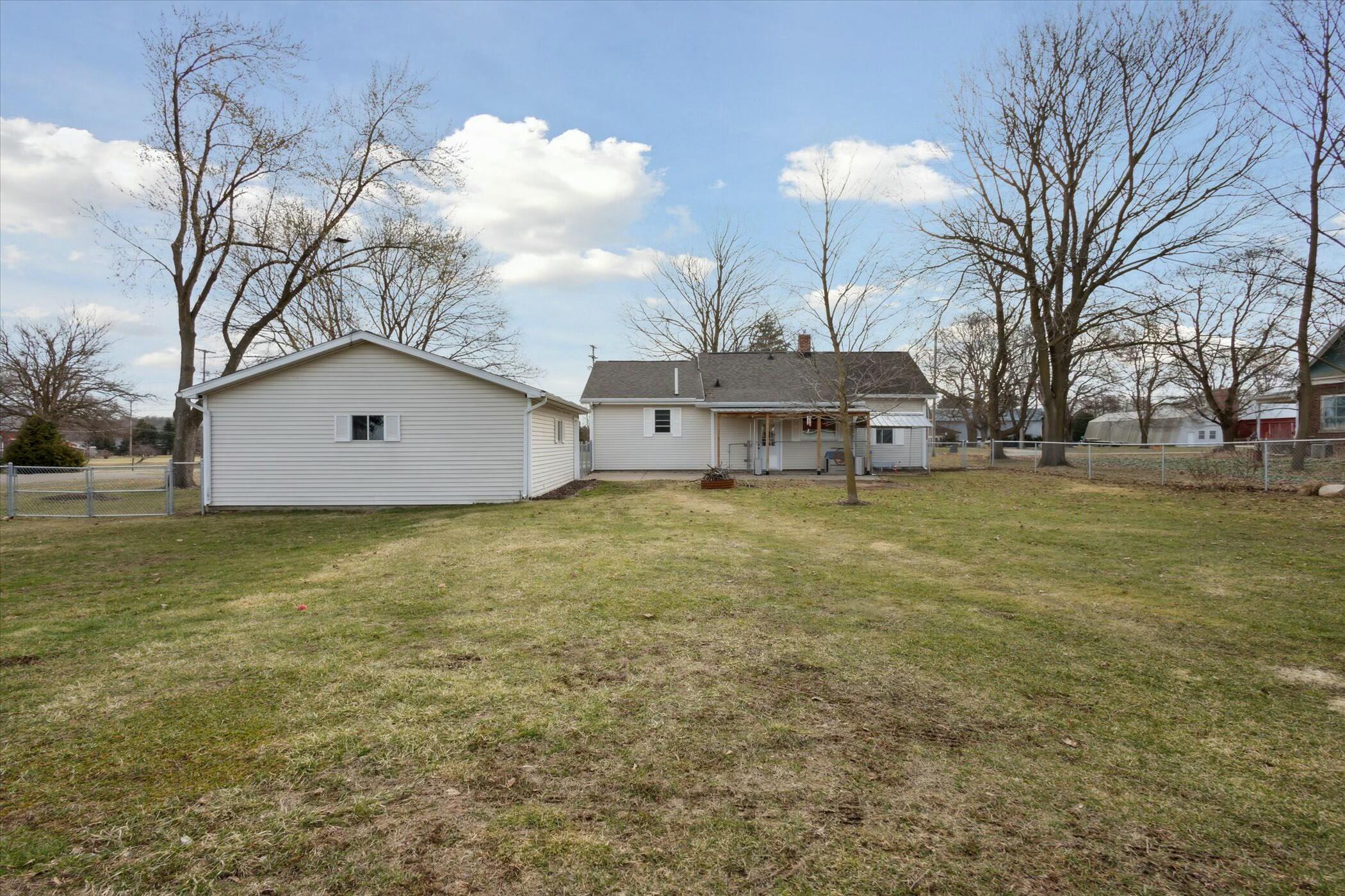 1986 South Cochran Road Charlotte, MI 48813 - Photo 35 of 42 tempImagexM5bP5