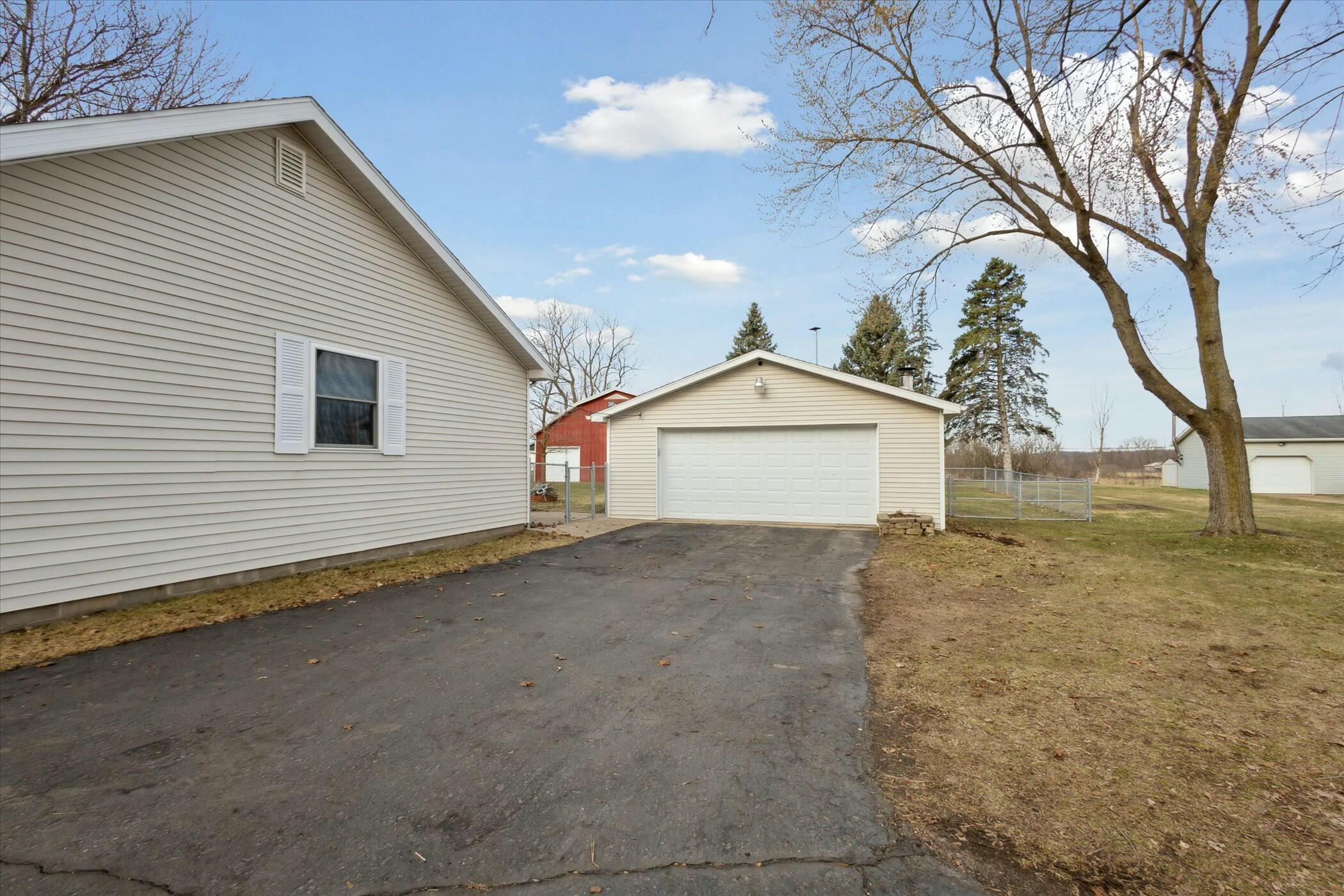 1986 South Cochran Road Charlotte, MI 48813 - Photo 42 of 42 tempImageyWGJV4