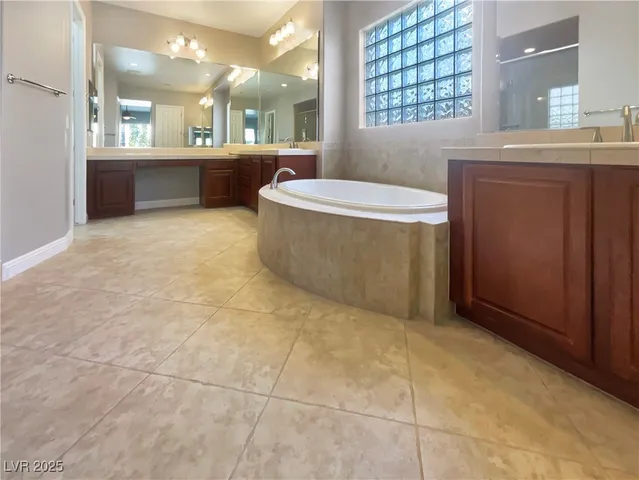 $925,000 | 2416 Antrim Irish Drive, Henderson, NV 89044