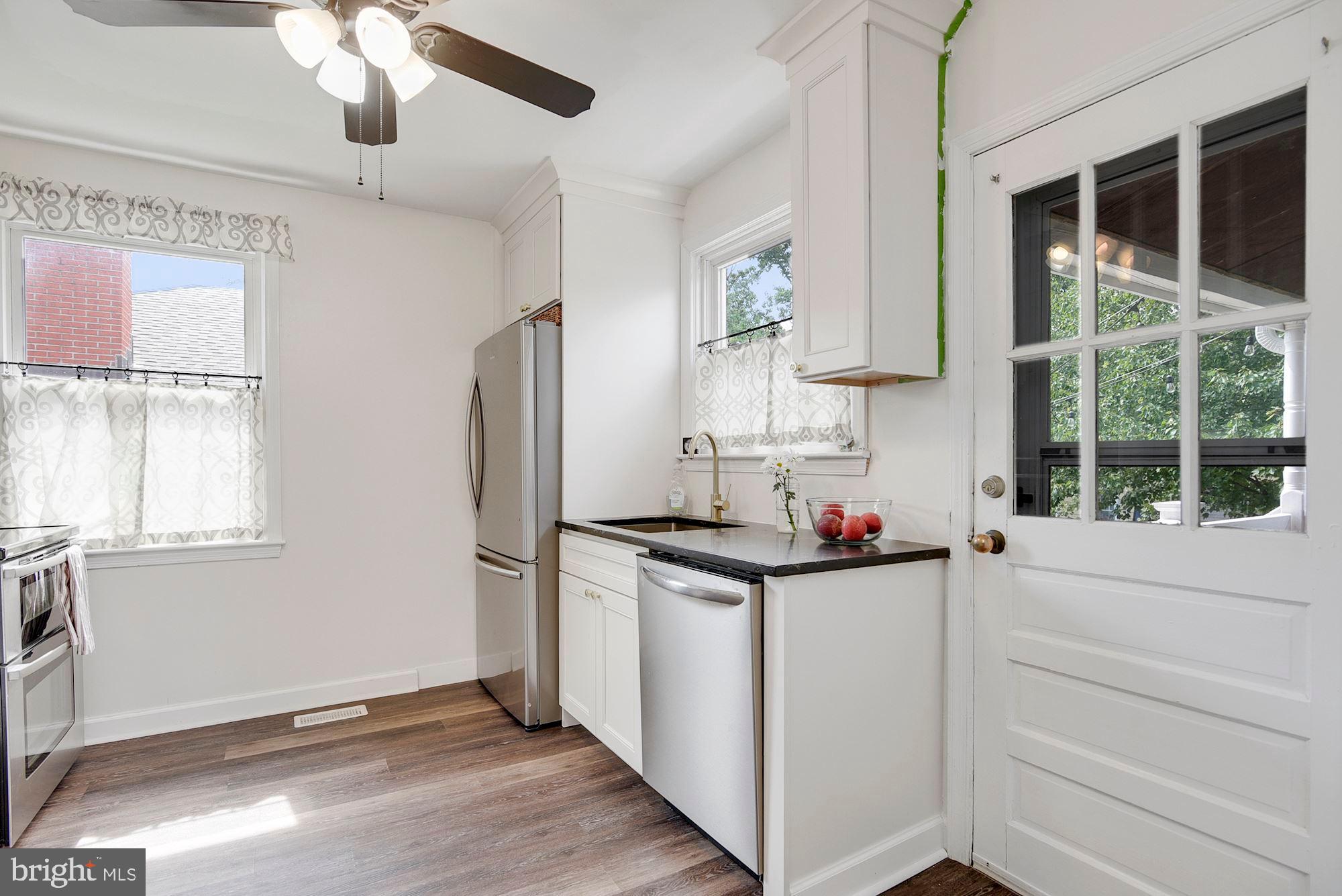 6606 Loch Hill Road Baltimore, MD 21239 - Photo 9 of 30