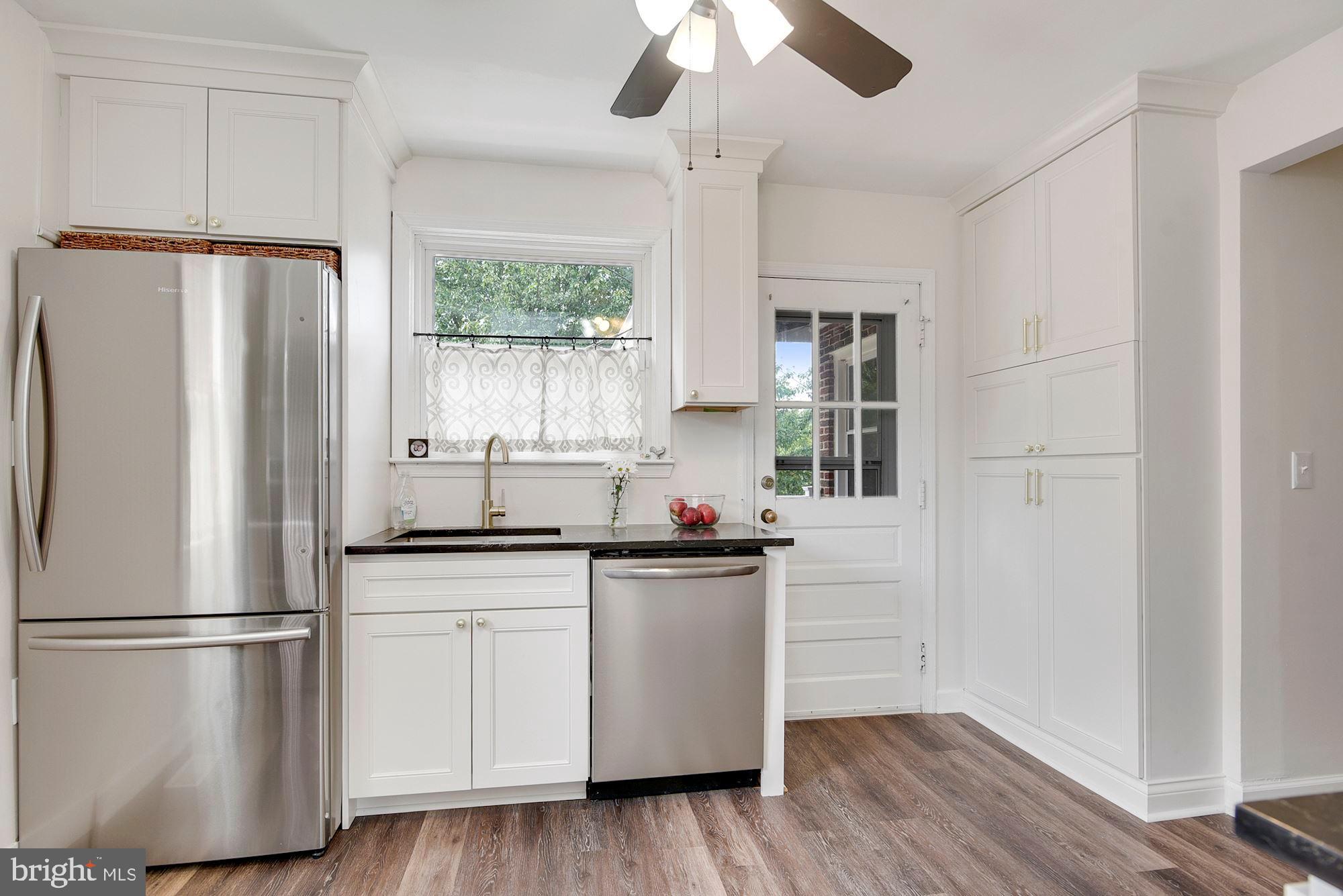 6606 Loch Hill Road Baltimore, MD 21239 - Photo 10 of 30