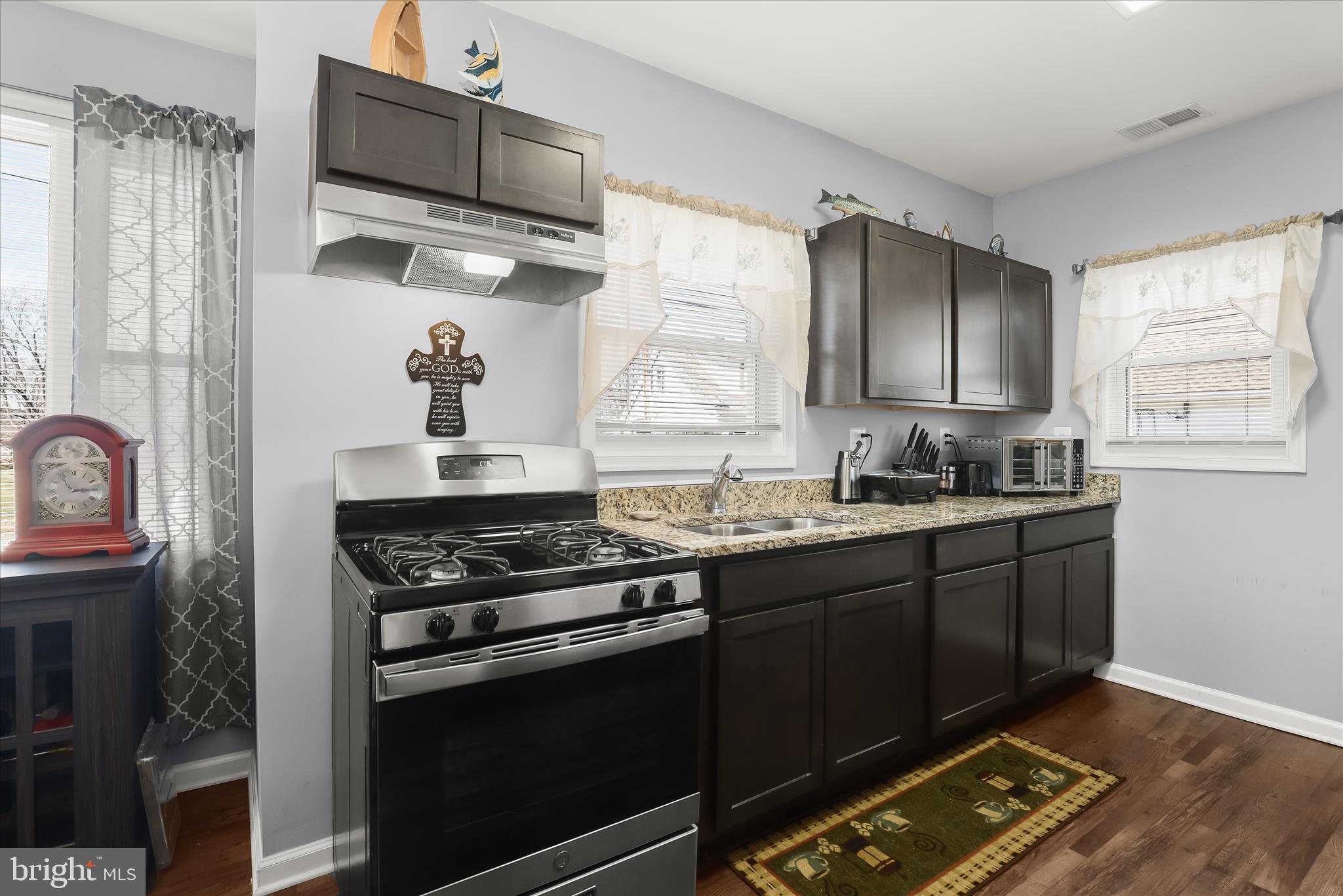 2724 North Point Terrace Dundalk, MD 21222 - Photo 10 of 33 Kitchen