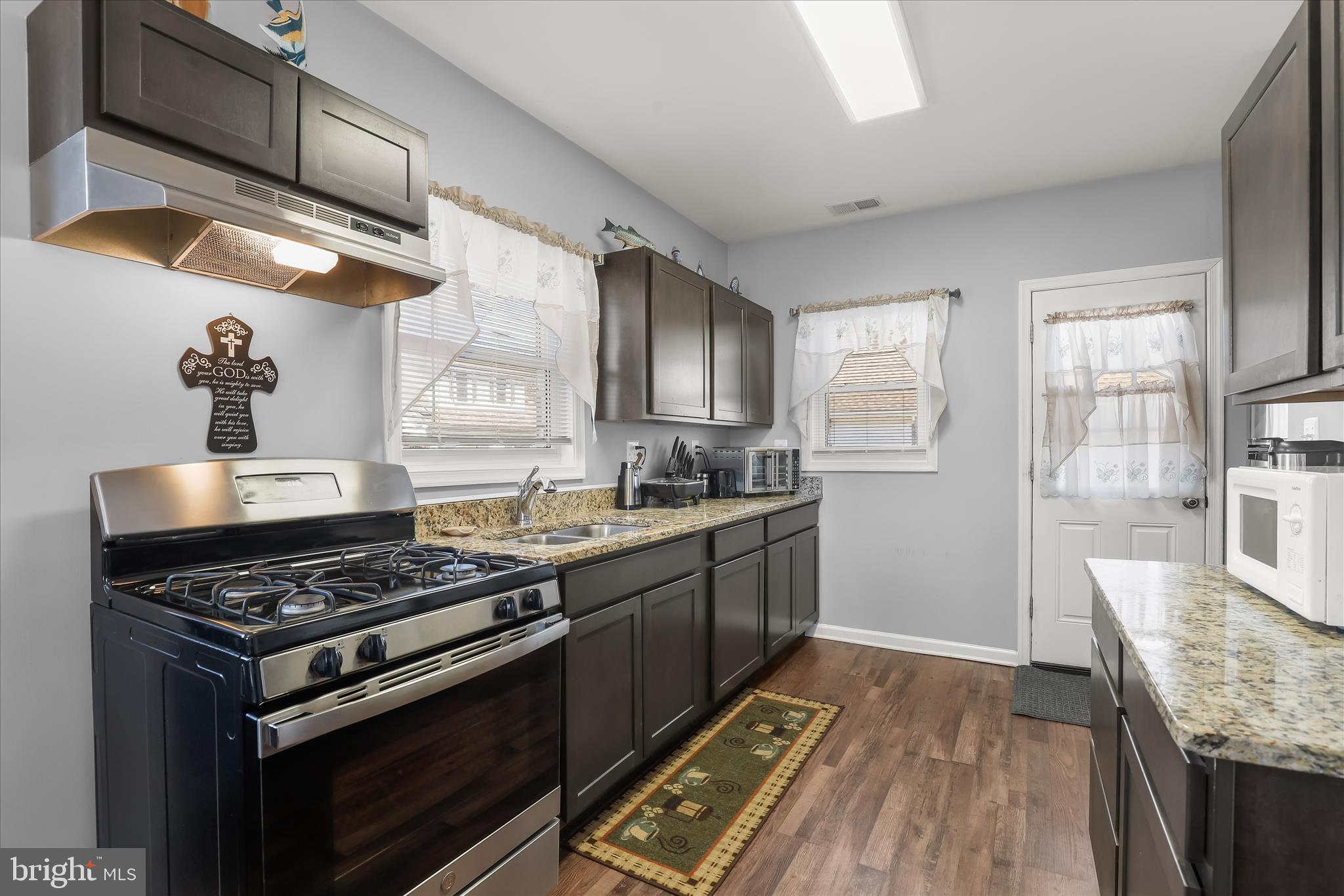2724 North Point Terrace Dundalk, MD 21222 - Photo 11 of 33 Kitchen