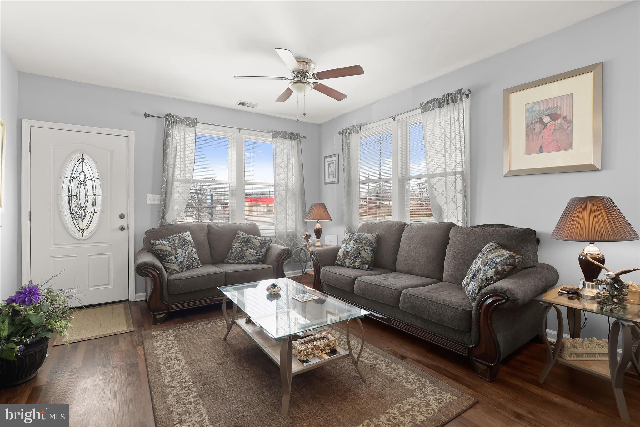 2724 North Point Terrace Dundalk, MD 21222 - Photo 5 of 33 Living Room