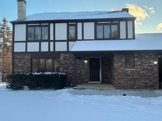 $349,900 | 9515 Butternut Drive, Crystal Lake, IL 60014