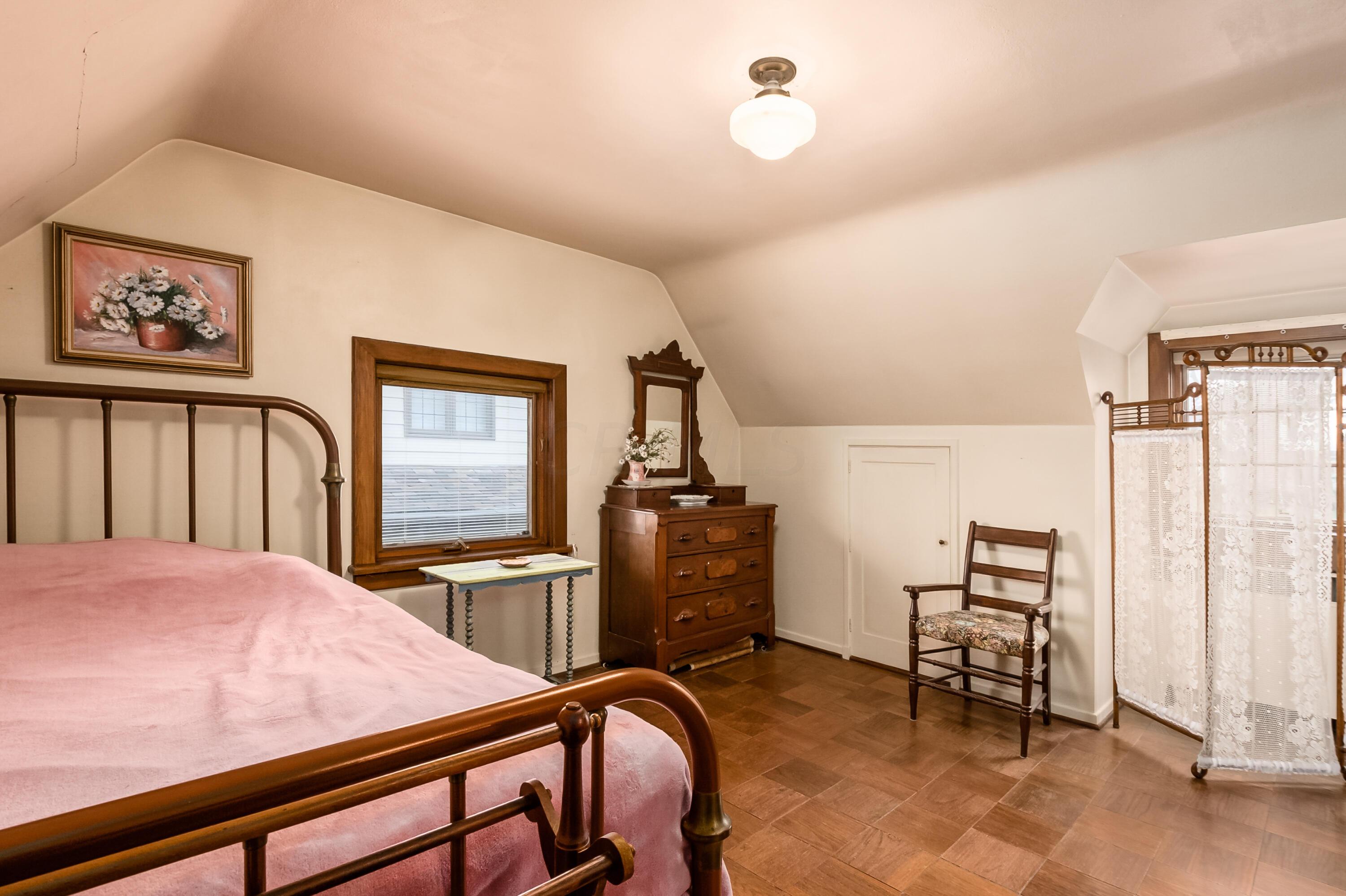 2137 Yorkshire Road Columbus, OH 43221 - Photo 22 of 38 h_2137_Yorkshire_Rd-1036