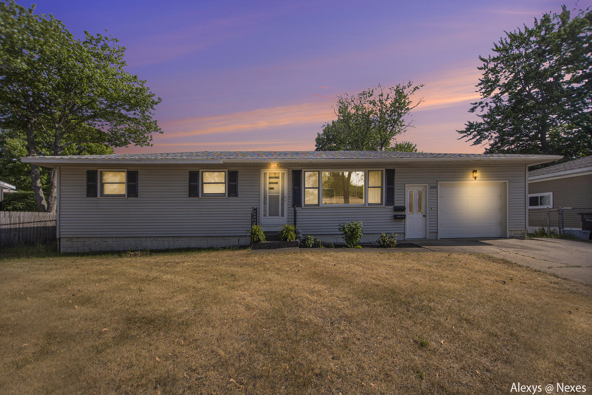 1085 Woodside Road Muskegon, MI 49441 - Photo 2 of 27 _42A6323-twilight