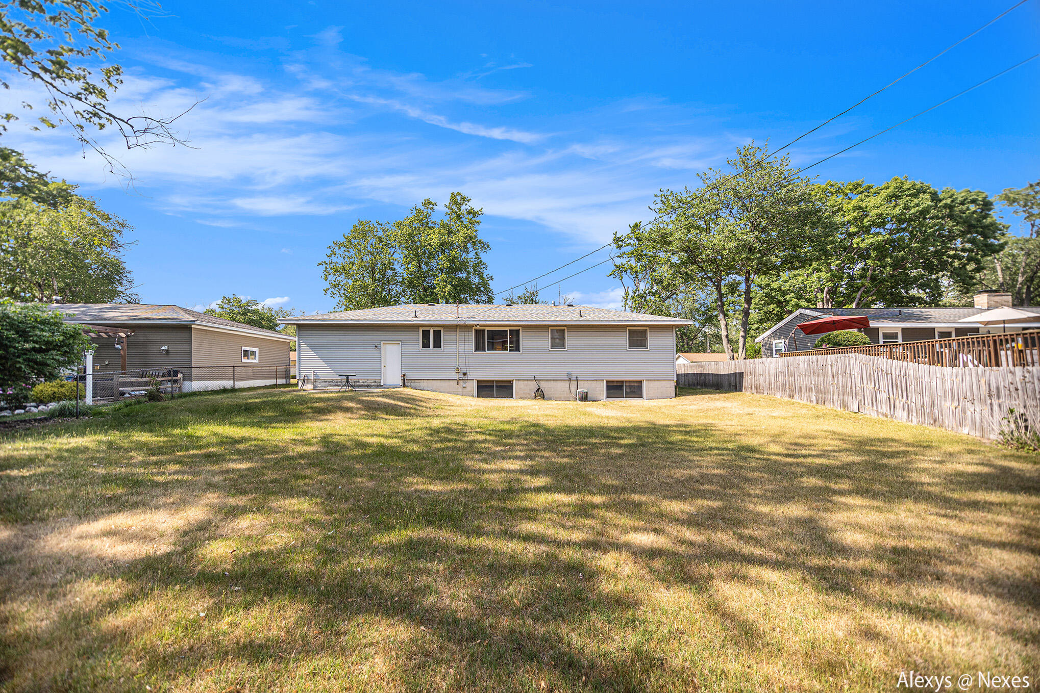 1085 Woodside Road Muskegon, MI 49441 - Photo 6 of 27 _42A6329