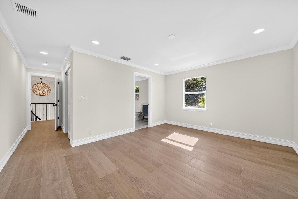 37 East High Point Road Sewall's Point, FL 34996 - Photo 33 of 55 guest3.jpg-SMALL