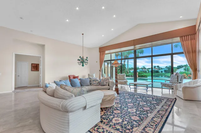 $2,100,000 | 13322 Deauville Drive, Palm Beach Gardens, FL 33410