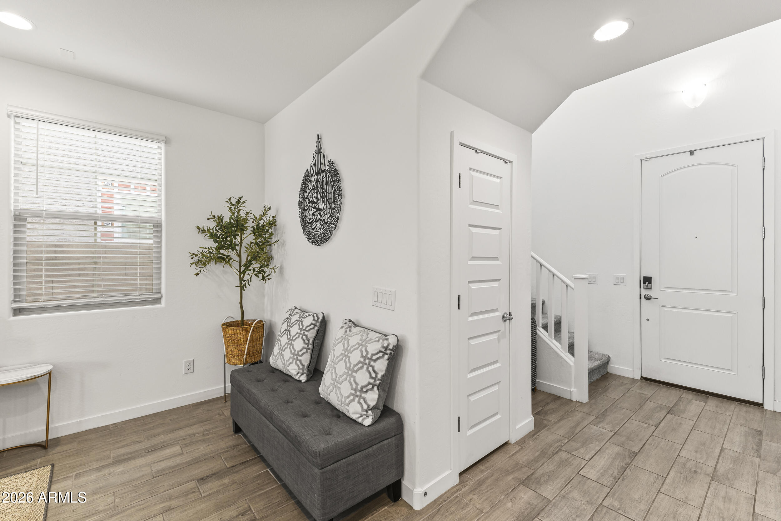 654 South Beebe Street Gilbert, AZ 85296 - Photo 13 of 26 Entry