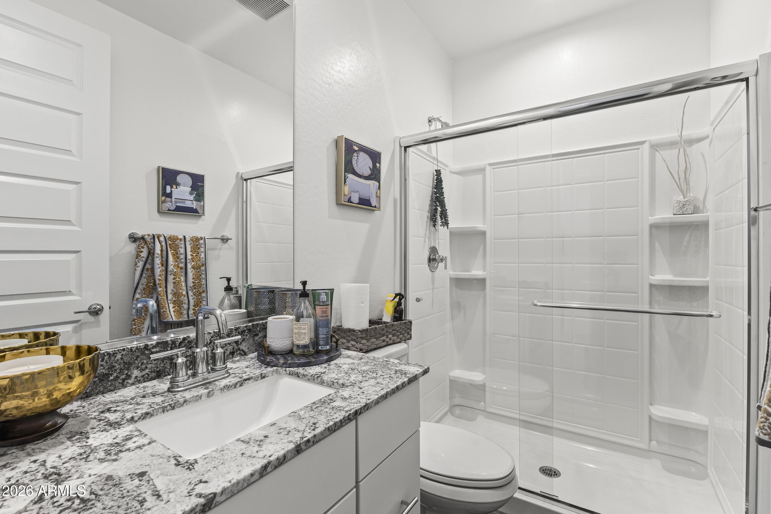 654 South Beebe Street Gilbert, AZ 85296 - Photo 16 of 26 Guest Bathroom 1 (Downstairs)