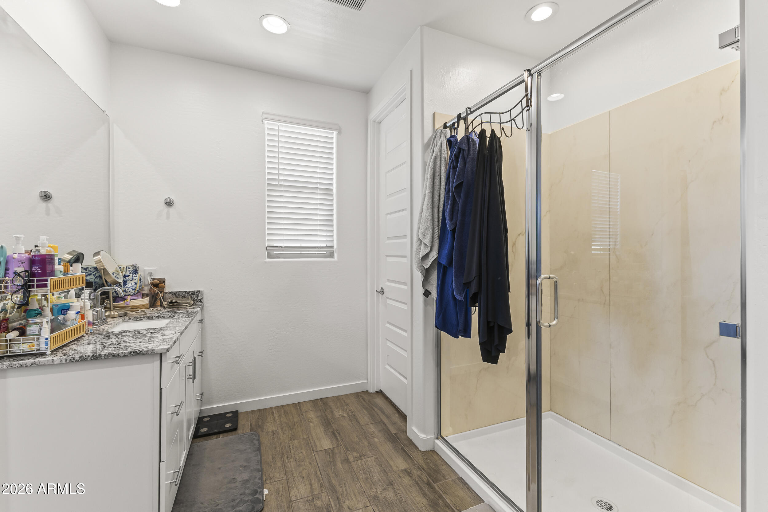 654 South Beebe Street Gilbert, AZ 85296 - Photo 7 of 26 Primary Bathroom