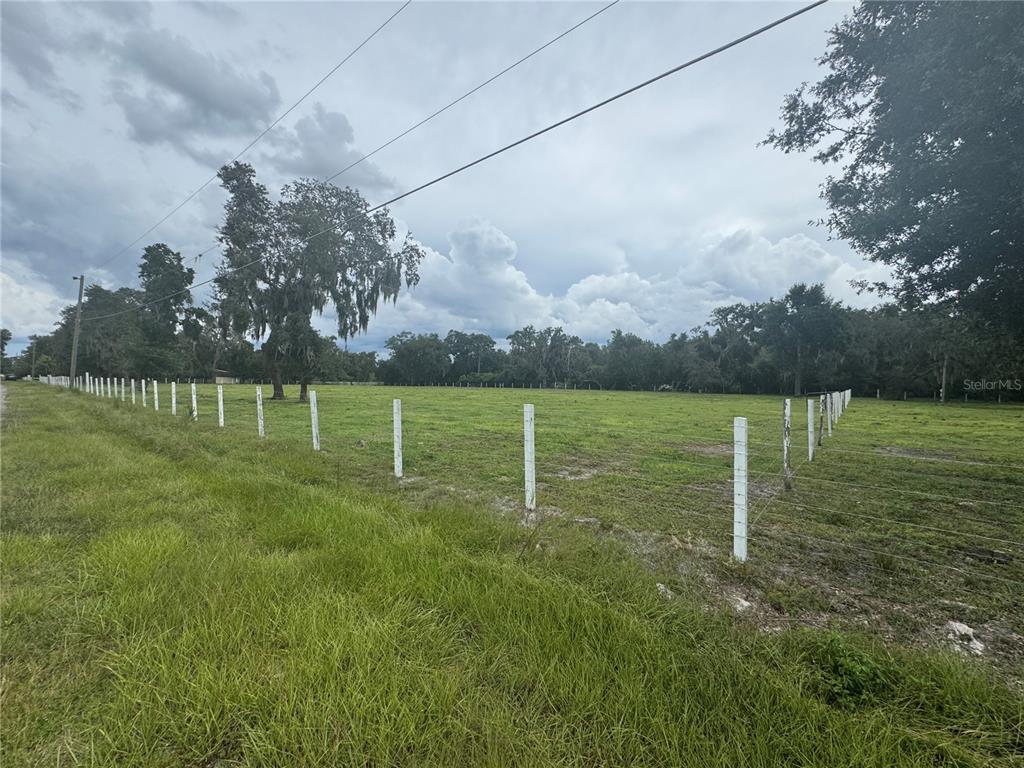 Simmons Road Kissimmee, FL 34744 - Photo 8 of 10 a garden view with a lake view
