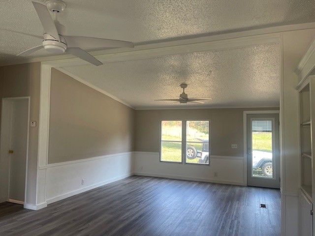 353 Grinder Creek Road Hohenwald, TN 38462 - Photo 5 of 26