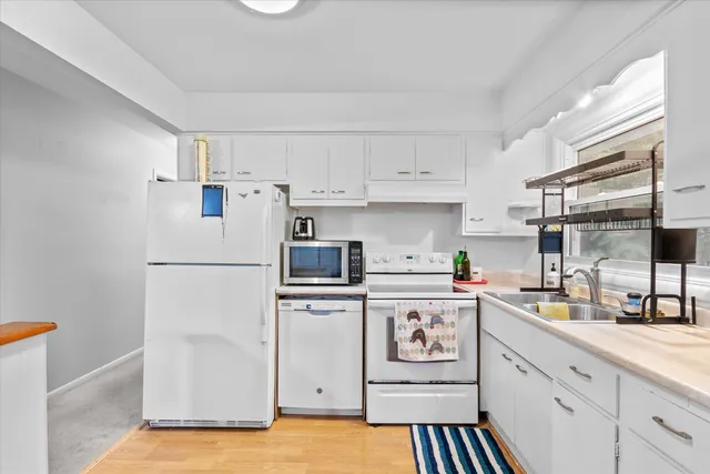 $2,000 | 1015 North Maple Road, Ann Arbor, MI 48103