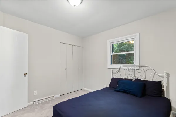 $1,850 | 1015 North Maple Road, Ann Arbor, MI 48103