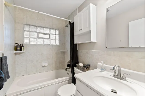 $1,850 | 1015 North Maple Road, Ann Arbor, MI 48103