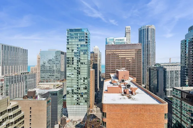 $949,000 | 550 North St Clair Street, Unit 2601, Chicago, IL 60611