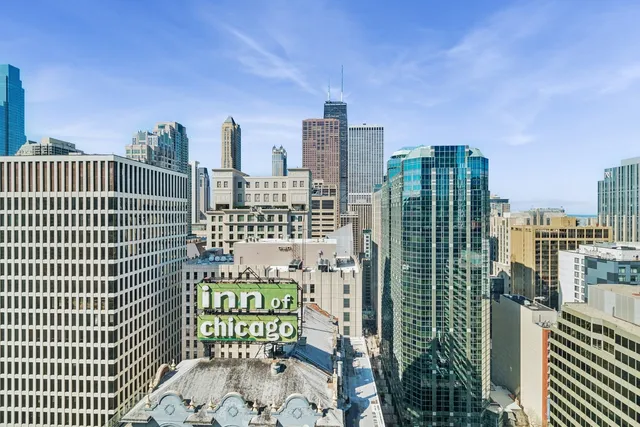 $949,000 | 550 North St Clair Street, Unit 2601, Chicago, IL 60611