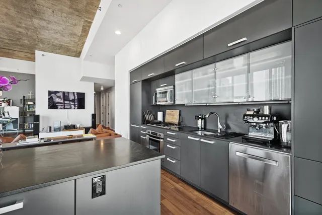 $949,000 | 550 North St Clair Street, Unit 2601, Chicago, IL 60611