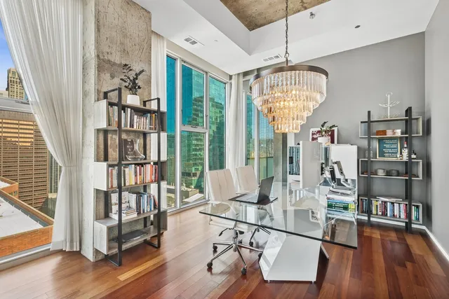$949,000 | 550 North St Clair Street, Unit 2601, Chicago, IL 60611